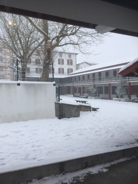 Neige au lycée