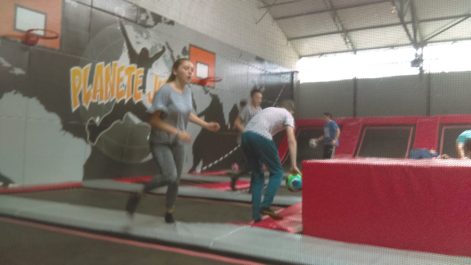 Sortie au trampoline parc