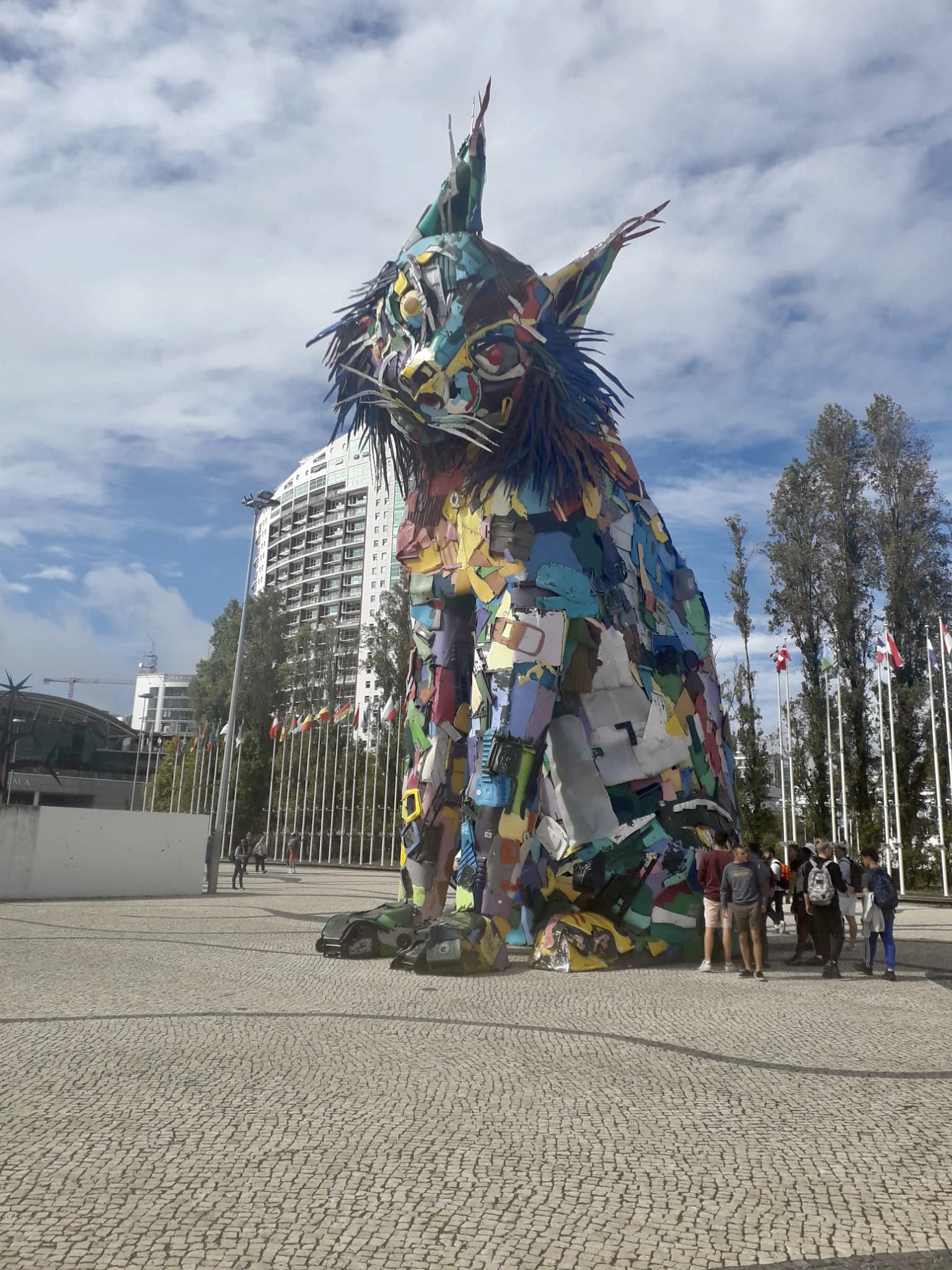 Le lynx en matériaux recyclés du parc des nations 