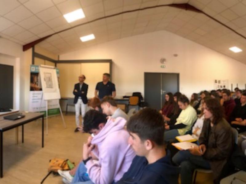 Visio conférence avec Vincent Hugeux